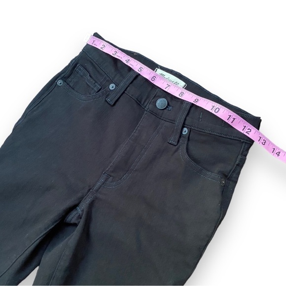 MADEWELL 9" Mid-Rise Skinny Jeans in ISKO Stay Black | Size 24 - Picture 12 of 16